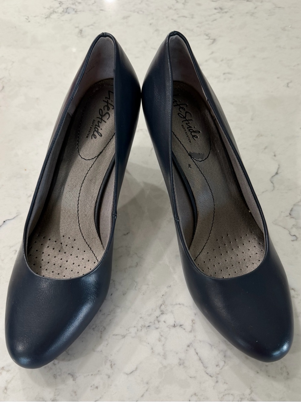 Life Stride Parigi Navy Closed-Toe Heel Pump